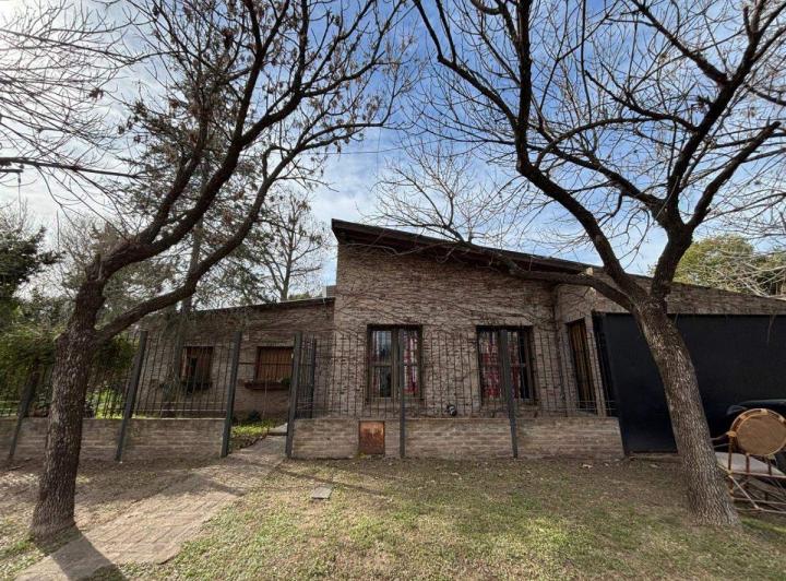 Casa · 90m² · 5 Ambientes · 1 Cochera