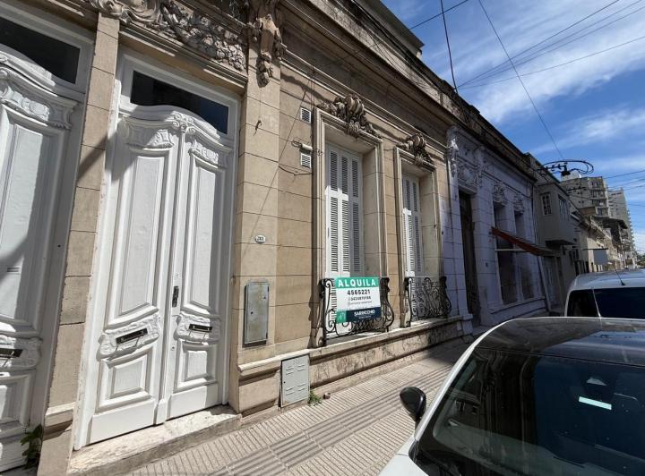 Casa · 244m² · 4 Dormitorios