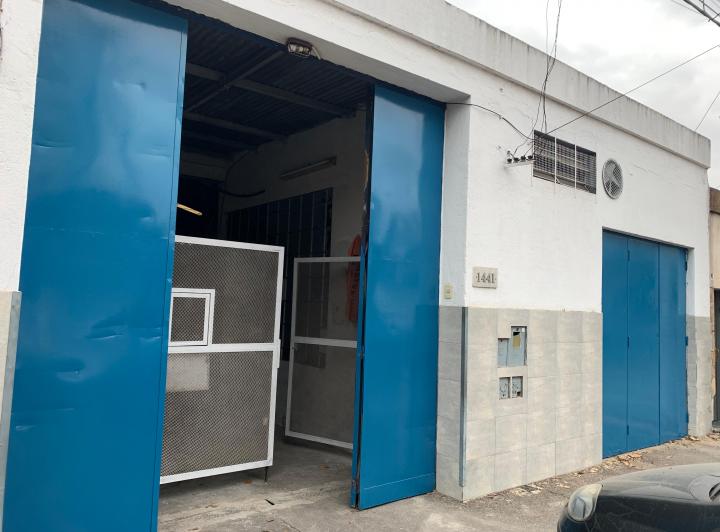 Bodega-Galpón · 200m² · 3 Ambientes