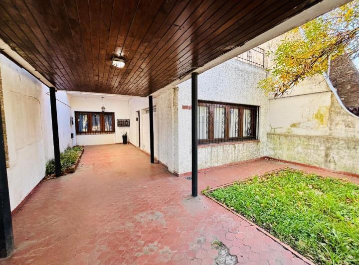Casa · 150m² · 6 Ambientes · 2 Cocheras