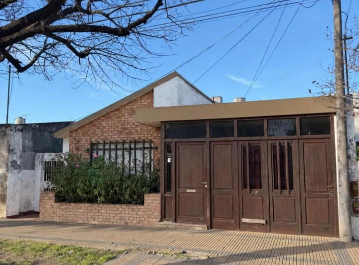 Casa · 129m² · 4 Ambientes · 1 Cochera