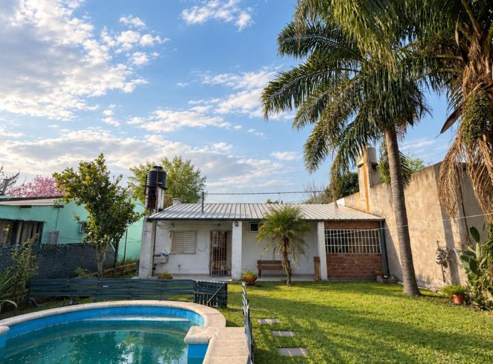 Casa · 94m² · 4 Ambientes · 2 Cocheras