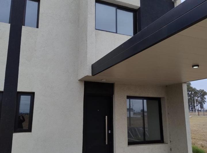 Casa · 90m² · 3 Ambientes · 1 Cochera