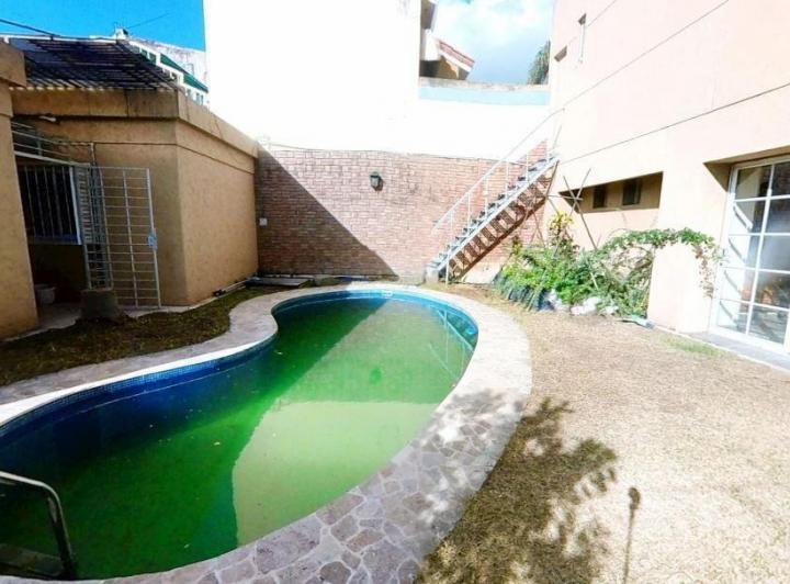 Casa · 220m² · 4 Ambientes · 2 Cocheras