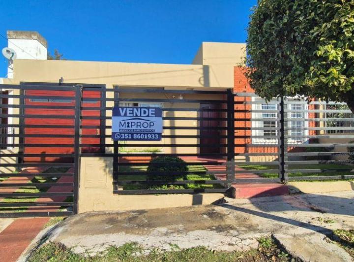 Casa · 119m² · 5 Ambientes · 2 Cocheras
