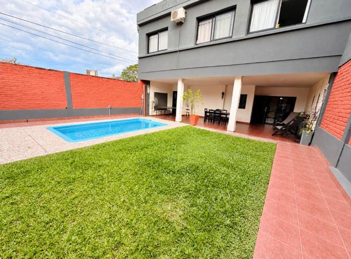 Casa · 162m² · 5 Ambientes · 2 Cocheras