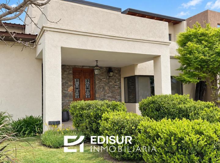 Casa · 980m² · 7 Ambientes