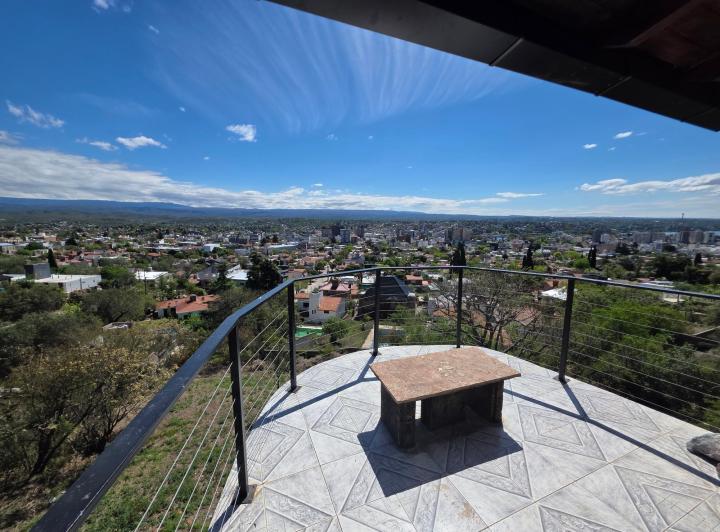 Casa · 150m² · 2 Dormitorios · 1 Cochera