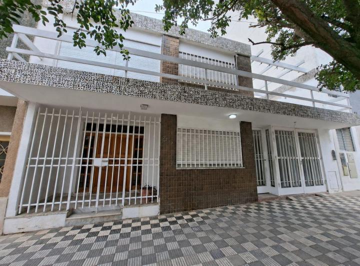 Casa · 287m² · 11 Ambientes · 1 Cochera