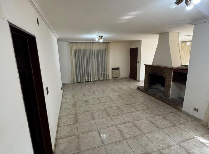 Casa · 163m² · 5 Ambientes · 1 Cochera