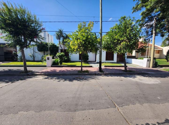 Casa · 153m² · 6 Ambientes · 1 Cochera