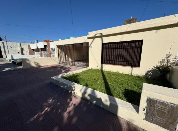 Casa · 160m² · 7 Ambientes · 2 Cocheras