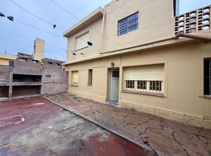 Casa · 90m² · 4 Ambientes · 1 Cochera