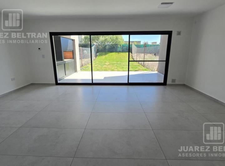 Casa · 150m² · 4 Ambientes · 2 Cocheras
