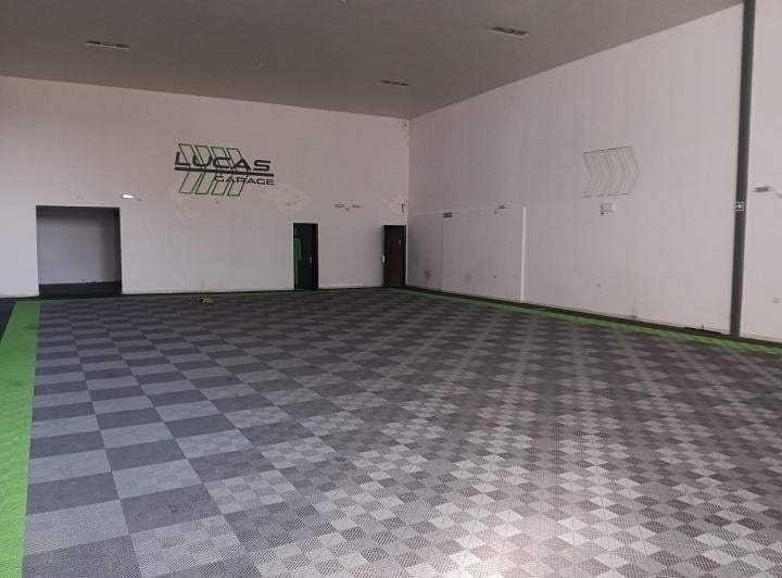 Local comercial · 286m² · 2 Ambientes · 3 Cocheras