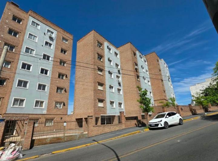 Departamento · 90m² · 6 Ambientes · 1 Cochera