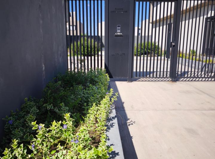 Casa · 95m² · 5 Ambientes · 2 Cocheras
