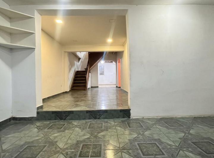 Casa · 160m² · 3 Ambientes · 1 Cochera