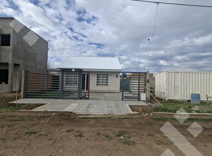Casa · 270m² · 3 Ambientes · 1 Cochera
