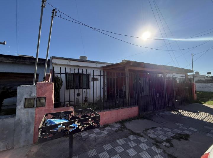 Casa · 250m² · 6 Ambientes · 1 Cochera
