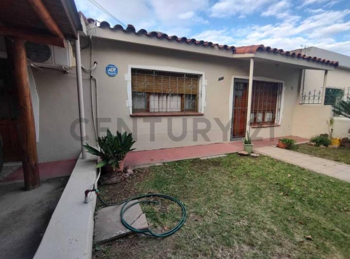 Casa · 207m² · 6 Ambientes · 2 Cocheras