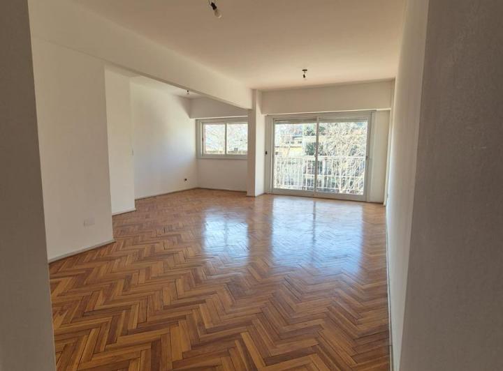 Departamento · 84m² · 5 Ambientes · 1 Cochera