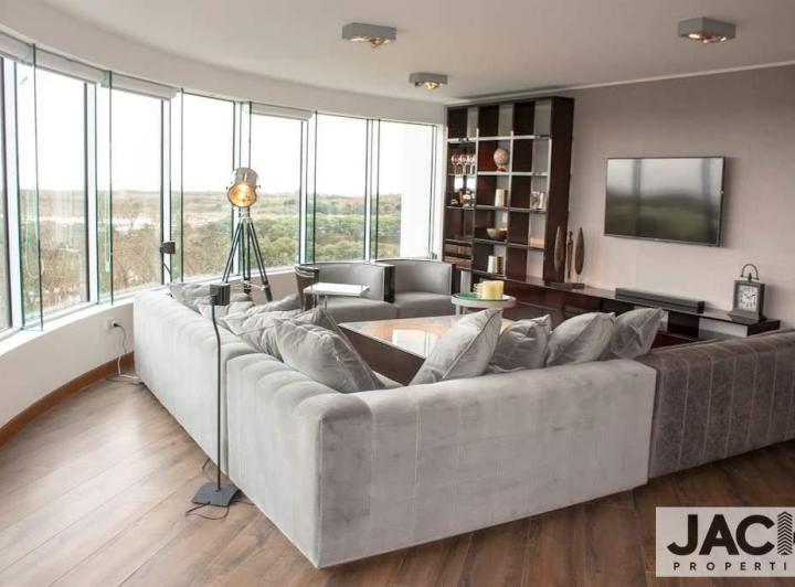 Departamento · 194m² · 4 Ambientes · 1 Cochera