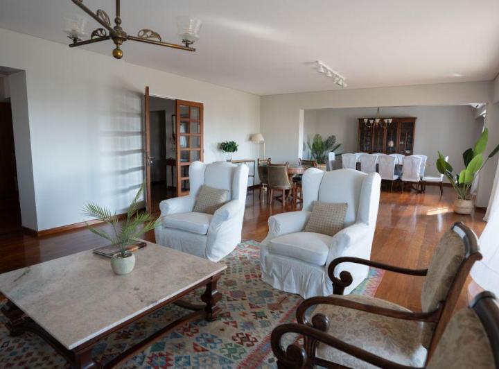 Departamento · 213m² · 5 Ambientes · 2 Cocheras