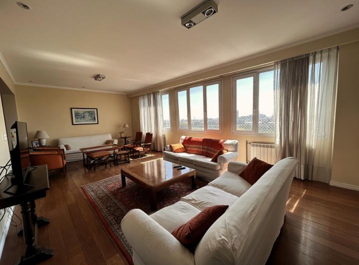Departamento · 200m² · 5 Ambientes