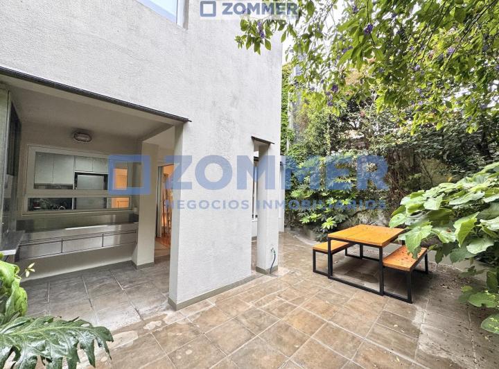 Casa · 235m² · 5 Ambientes · 1 Cochera