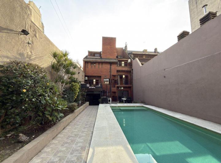 Casa · 409m² · 7 Ambientes · 4 Cocheras