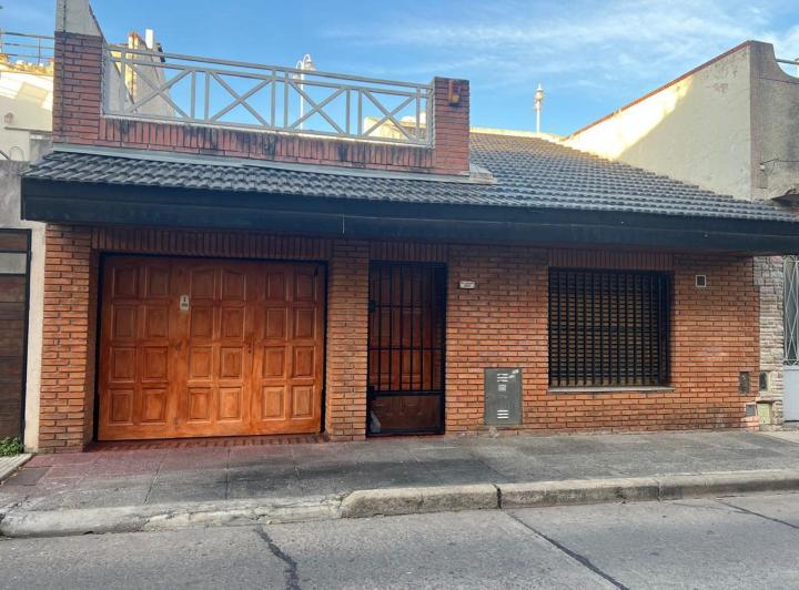 Casa · 163m² · 3 Ambientes · 1 Cochera