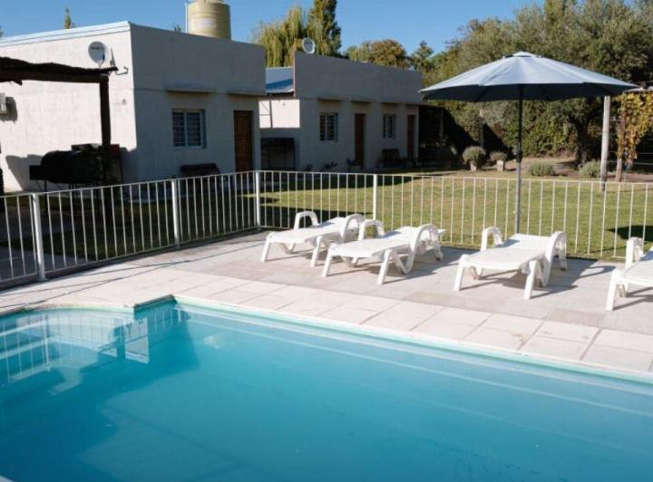Casa · 165m² · 8 Ambientes · 3 Cocheras