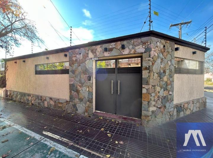 Casa · 170m² · 6 Ambientes · 2 Cocheras