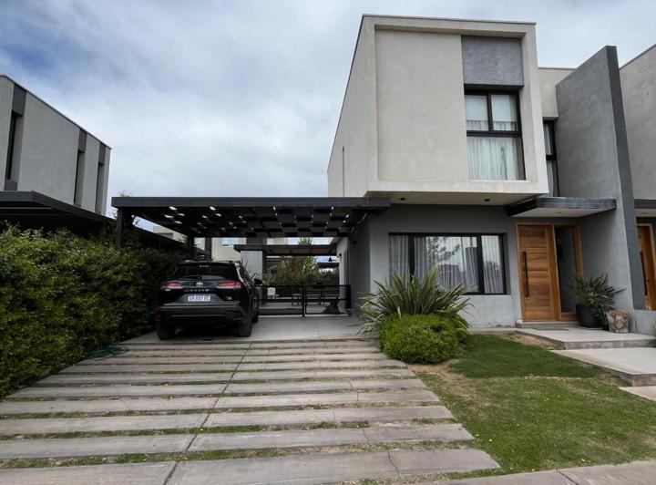 Departamento · 195m² · 6 Ambientes · 1 Cochera