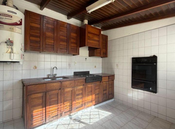 Casa · 146m² · 5 Ambientes · 1 Cochera