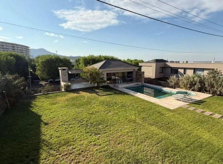 Casa · 840m² · 14 Ambientes