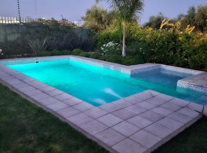 Casa · 850m² · 7 Ambientes · 2 Cocheras