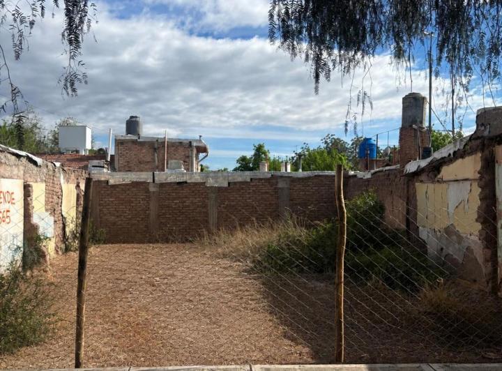 Terreno · 179m²