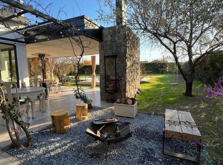 Casa · 270m² · 4 Ambientes · 2 Cocheras