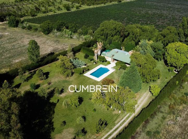 Casa · 297m² · 4 Ambientes · 2 Cocheras