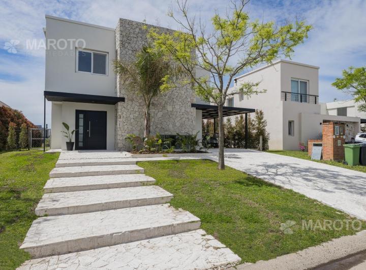 Casa · 200m² · 6 Ambientes · 6 Cocheras
