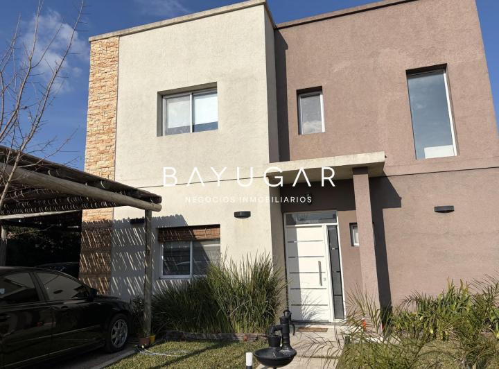 Casa · 150m² · 5 Ambientes · 6 Cocheras