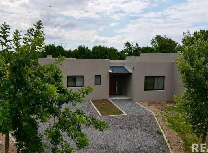 Casa · 165m² · 5 Ambientes · 3 Cocheras