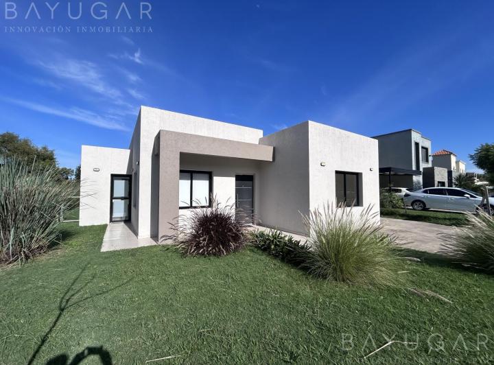 Casa · 127m² · 4 Ambientes · 1 Cochera