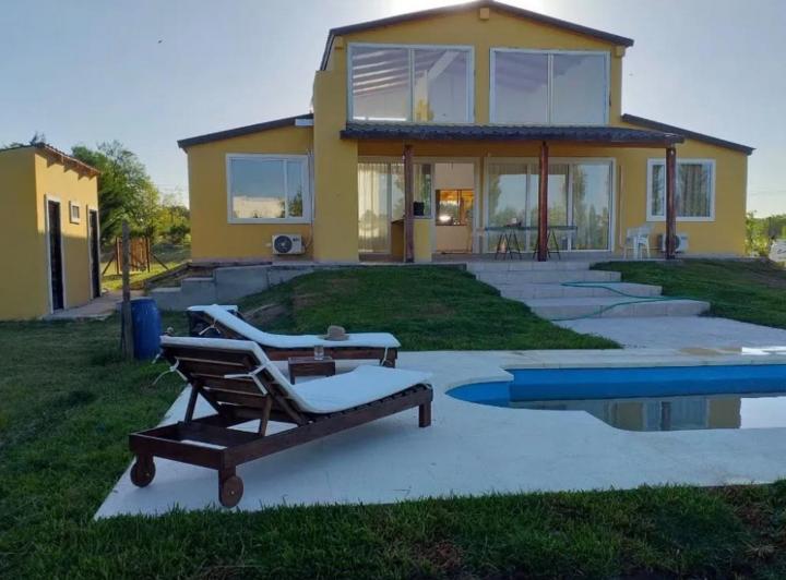 Casa · 215m² · 4 Ambientes