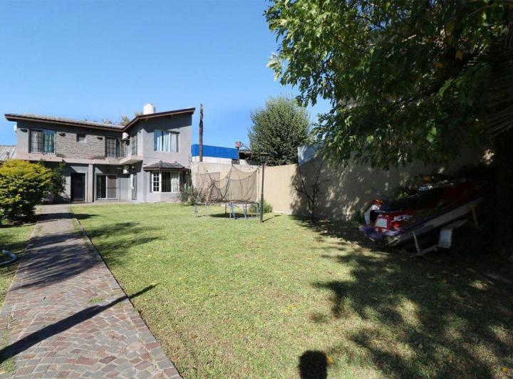 Casa · 170m² · 3 Ambientes · 1 Cochera
