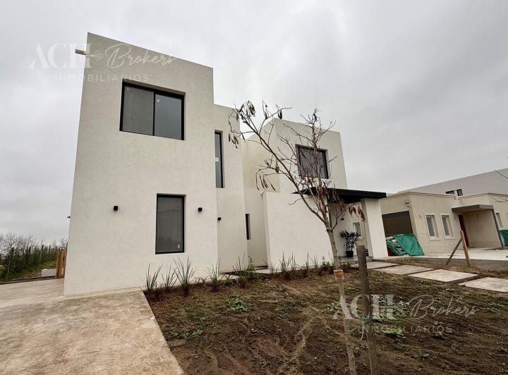 Casa · 181m² · 6 Ambientes · 1 Cochera