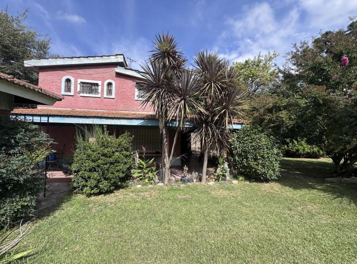 Casa · 120m² · 5 Ambientes · 2 Cocheras