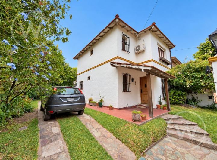 Casa · 120m² · 4 Ambientes · 3 Cocheras